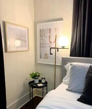 Corporate Comfort In Freetown - Spacious Homes For Work Crews Hébergement de vacances *