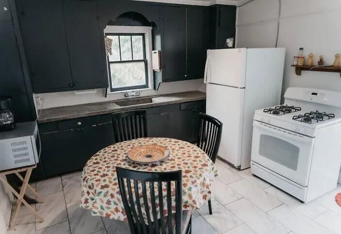 Corporate Comfort In Freetown - Spacious Homes For Work Crews