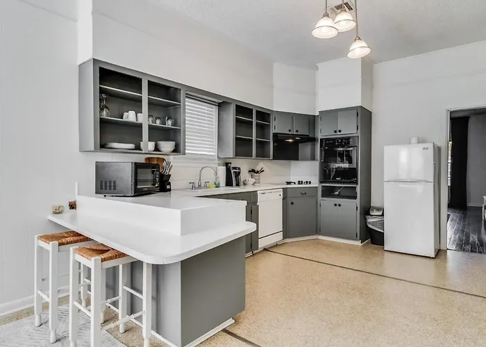 Corporate Comfort In Freetown - Spacious Homes For Work Crews Hébergement de vacances Lafayette
