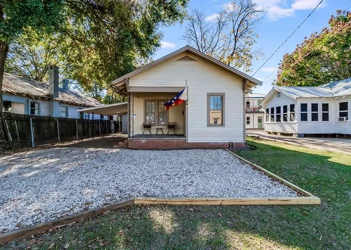 Corporate Comfort In Freetown - Spacious Homes For Work Crews Lafayette